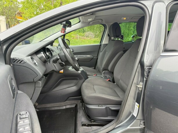 peugeot-5008-diesel-2014-big-25