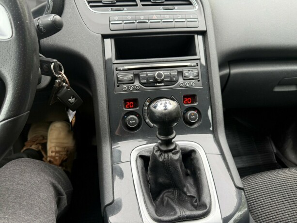 peugeot-5008-diesel-2014-big-10