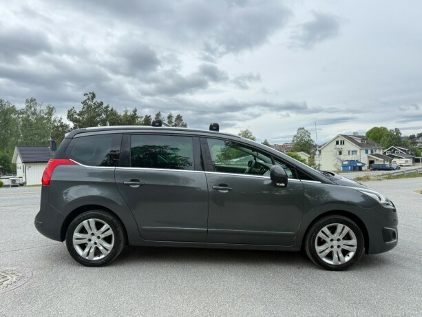 peugeot-5008-diesel-2014-big-6