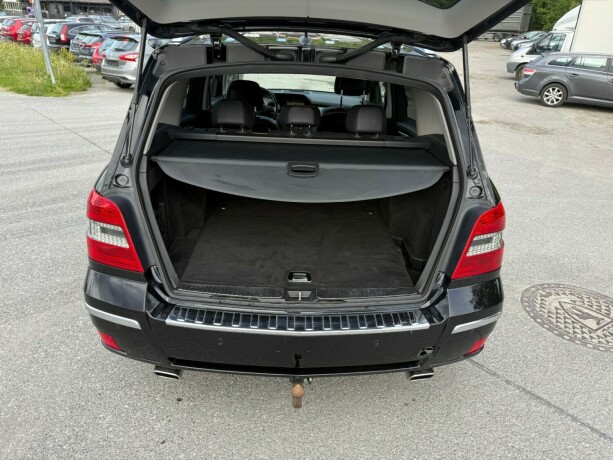mercedes-benz-glk-diesel-2011-big-12