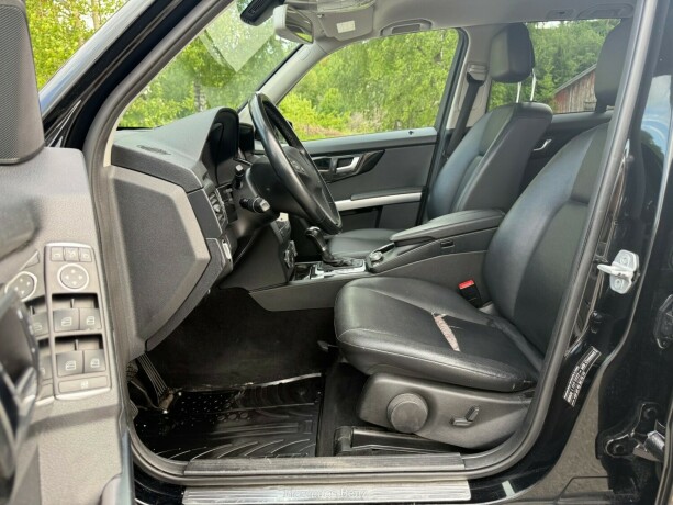 mercedes-benz-glk-diesel-2011-big-19