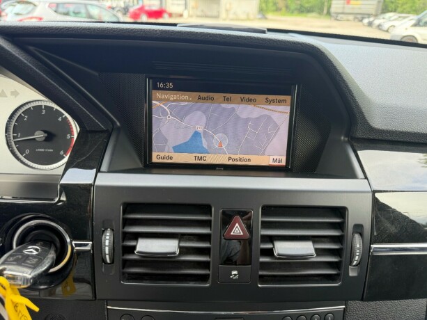 mercedes-benz-glk-diesel-2011-big-26
