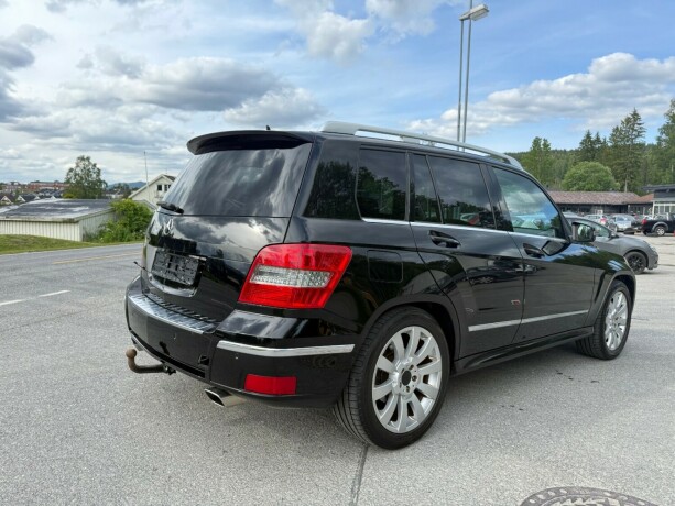 mercedes-benz-glk-diesel-2011-big-4