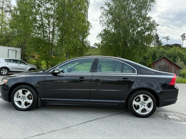 volvo-s80-diesel-2007-big-1