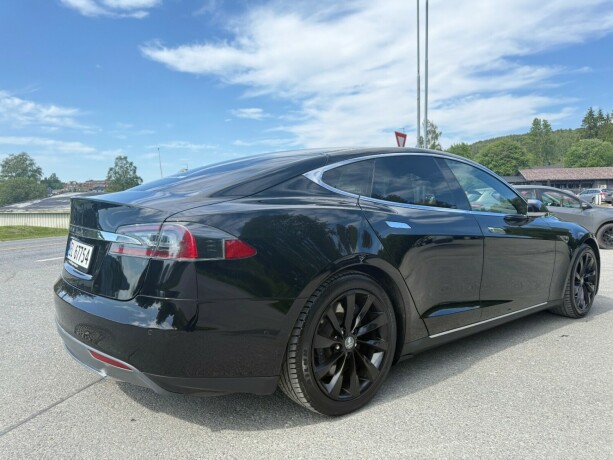 tesla-model-s-elektrisitet-2015-big-4