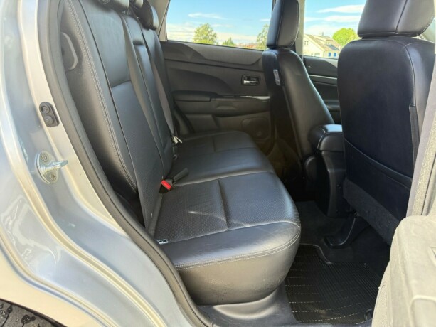 mitsubishi-asx-diesel-2010-big-19