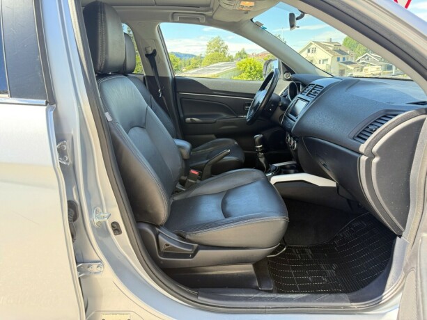 mitsubishi-asx-diesel-2010-big-17