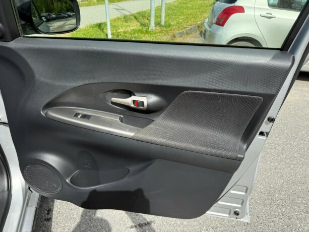 toyota-urban-cruiser-diesel-2012-big-14