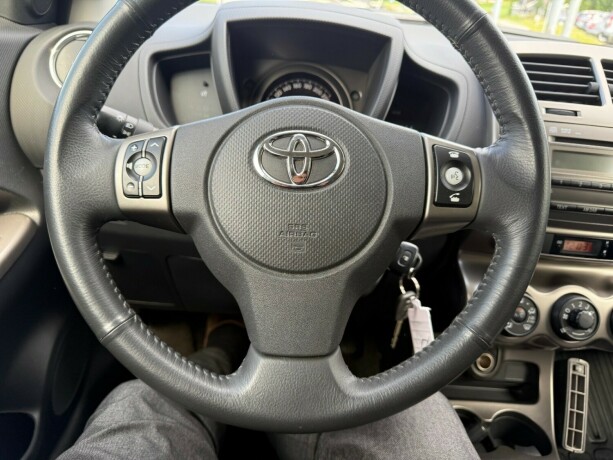 toyota-urban-cruiser-diesel-2012-big-8
