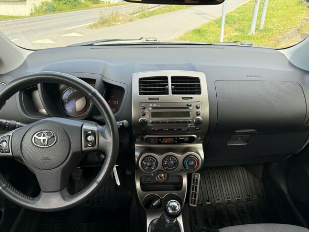 toyota-urban-cruiser-diesel-2012-big-7