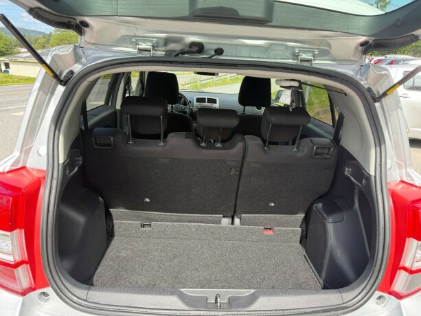 toyota-urban-cruiser-diesel-2012-big-18