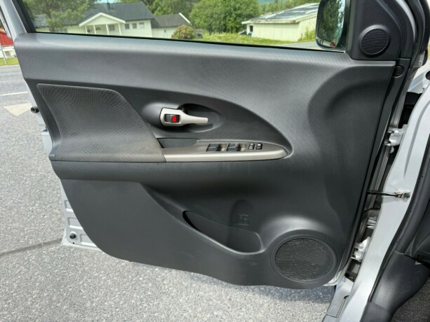 toyota-urban-cruiser-diesel-2012-big-21