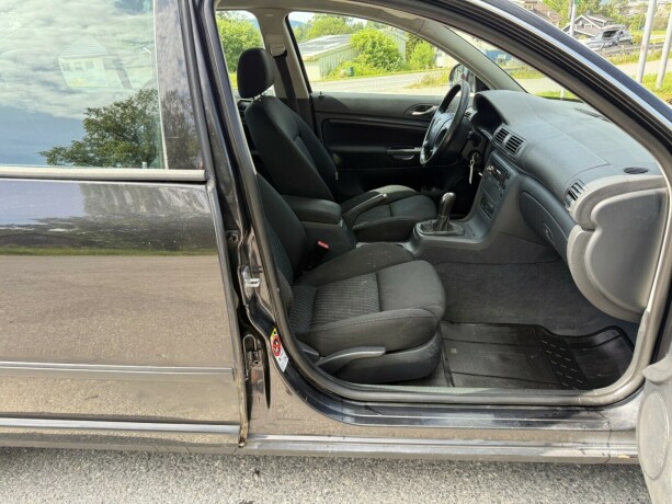 skoda-superb-diesel-2008-big-9