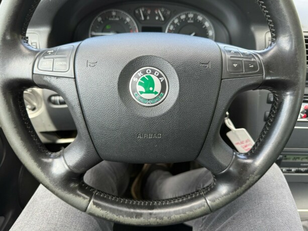 skoda-superb-diesel-2008-big-19