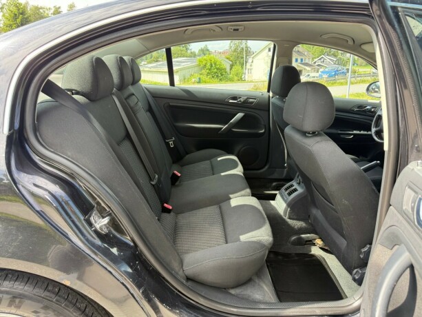 skoda-superb-diesel-2008-big-11