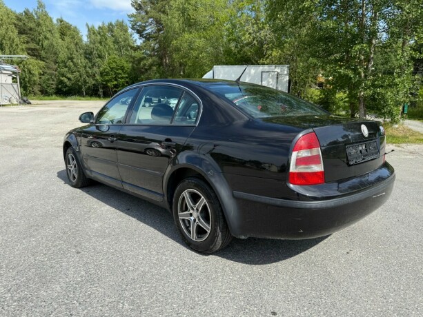 skoda-superb-diesel-2008-big-2