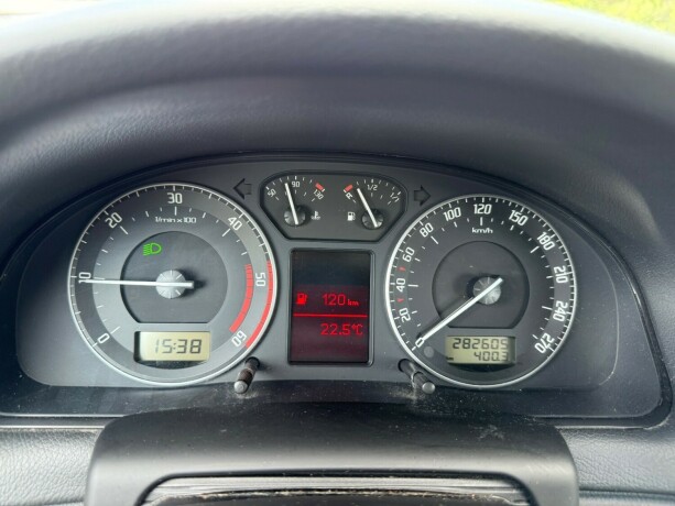 skoda-superb-diesel-2008-big-17