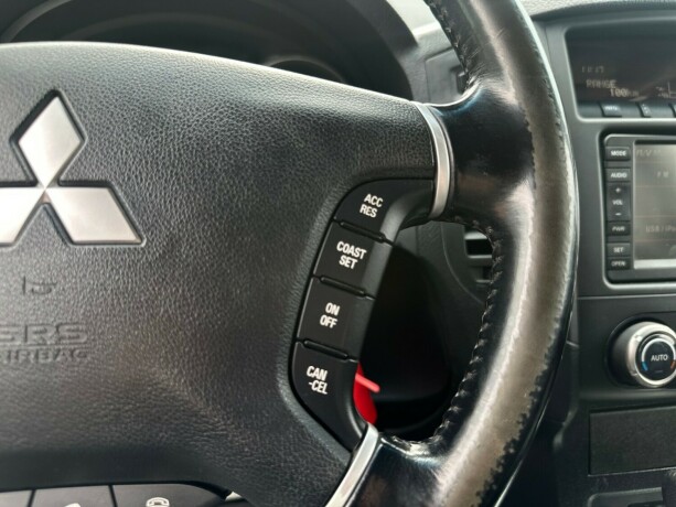 mitsubishi-pajero-diesel-2011-big-24