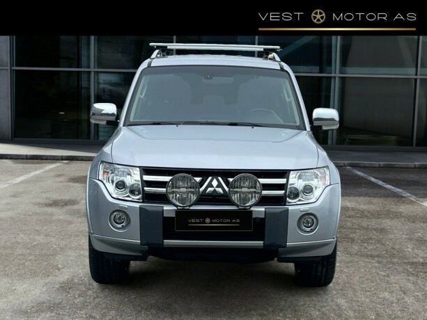 mitsubishi-pajero-diesel-2011-big-1