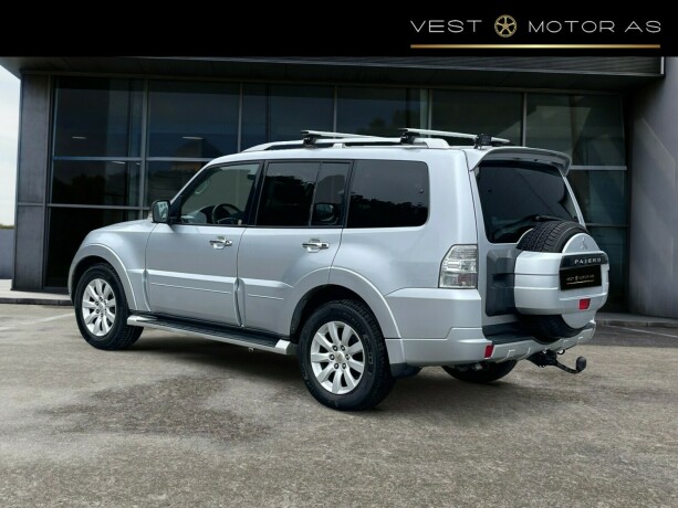 mitsubishi-pajero-diesel-2011-big-4