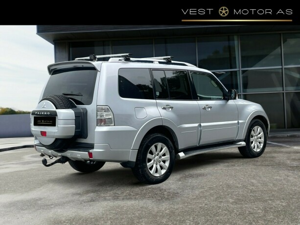 mitsubishi-pajero-diesel-2011-big-7