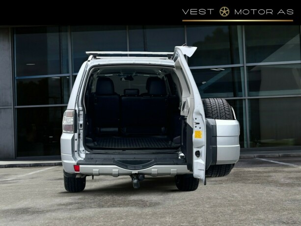 mitsubishi-pajero-diesel-2011-big-6