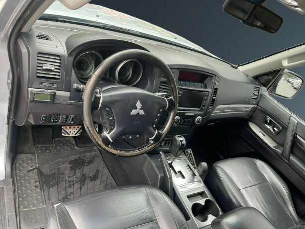 mitsubishi-pajero-diesel-2011-big-10