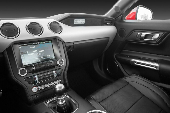 ford-mustang-bensin-2015-big-13