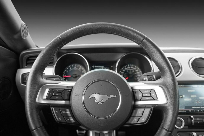 ford-mustang-bensin-2015-big-10