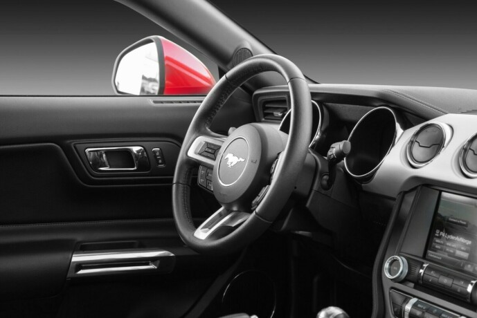 ford-mustang-bensin-2015-big-23