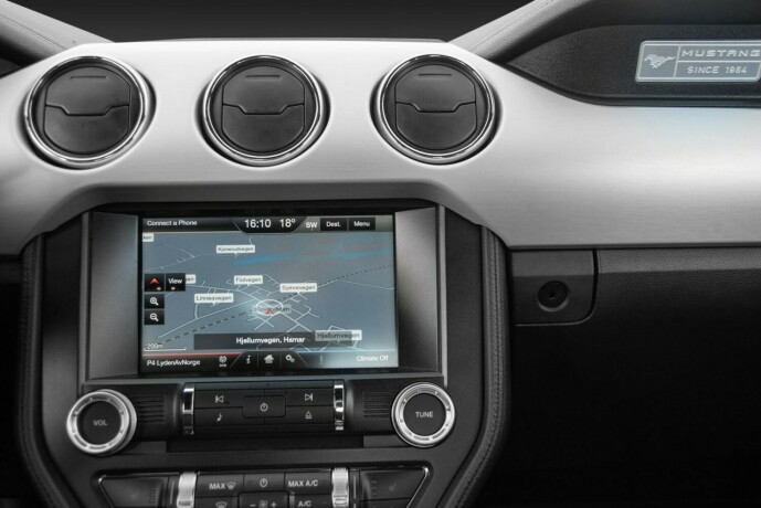 ford-mustang-bensin-2015-big-15