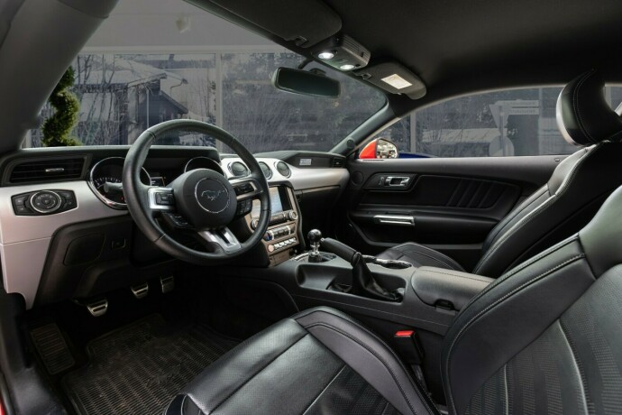 ford-mustang-bensin-2015-big-35