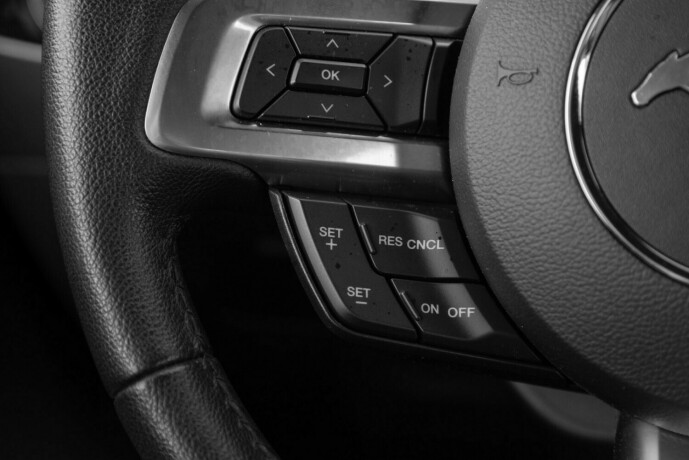 ford-mustang-bensin-2015-big-12