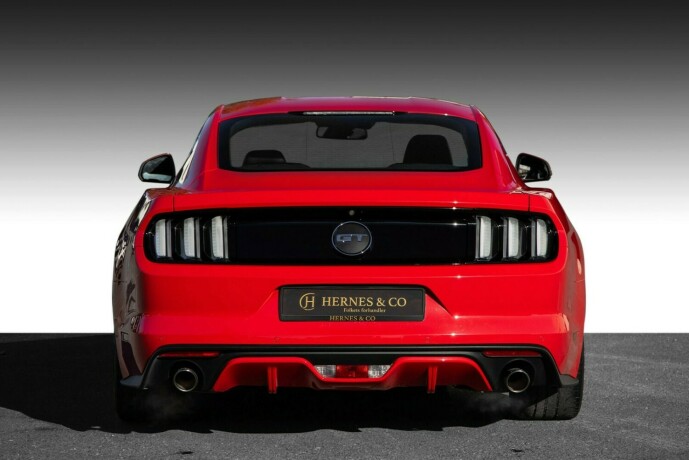 ford-mustang-bensin-2015-big-7