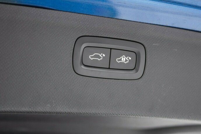 volvo-xc-90-elektrisitetbensin-2016-big-31