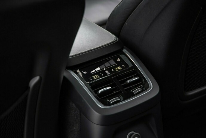 volvo-xc-90-elektrisitetbensin-2016-big-25