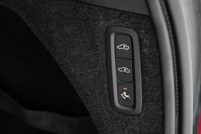 volvo-xc-90-elektrisitetbensin-2016-big-30