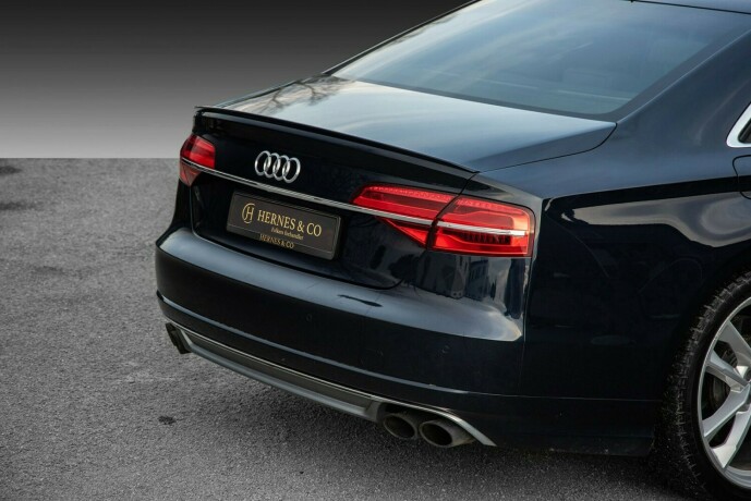 audi-s8-bensin-2016-big-7