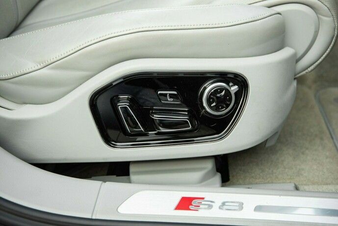 audi-s8-bensin-2016-big-36