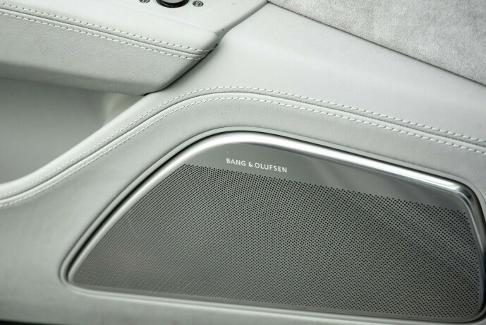 audi-s8-bensin-2016-big-25