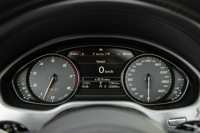 audi-s8-bensin-2016-big-14