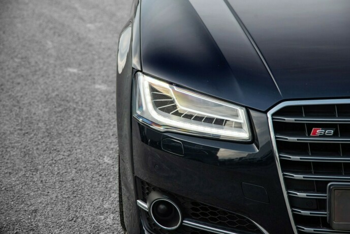 audi-s8-bensin-2016-big-4