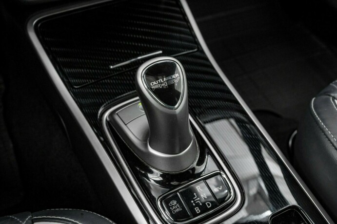 mitsubishi-outlander-elektrisitetbensin-2019-big-21