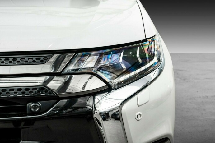 mitsubishi-outlander-elektrisitetbensin-2019-big-4