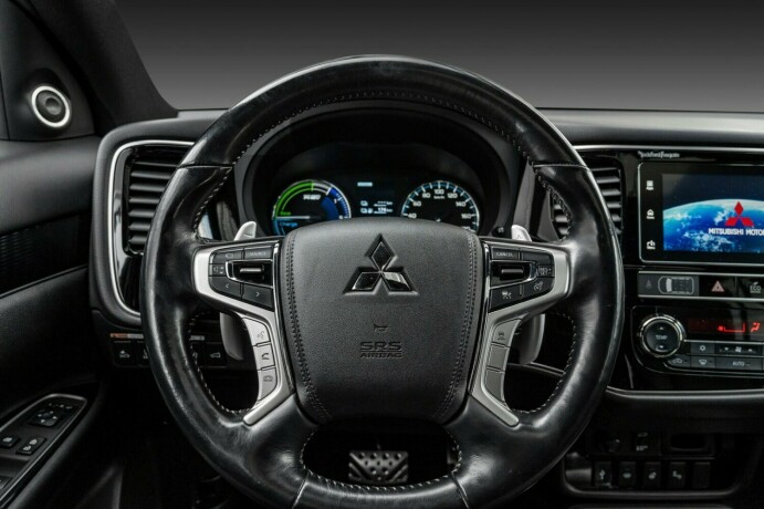 mitsubishi-outlander-elektrisitetbensin-2019-big-16
