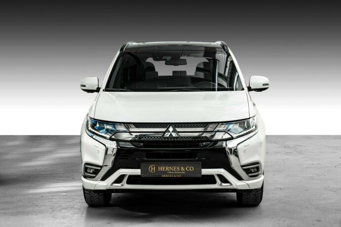 mitsubishi-outlander-elektrisitetbensin-2019-big-3