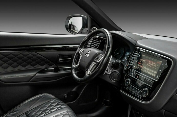 mitsubishi-outlander-elektrisitetbensin-2019-big-15