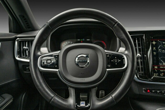 volvo-v90-elektrisitetbensin-2020-big-15