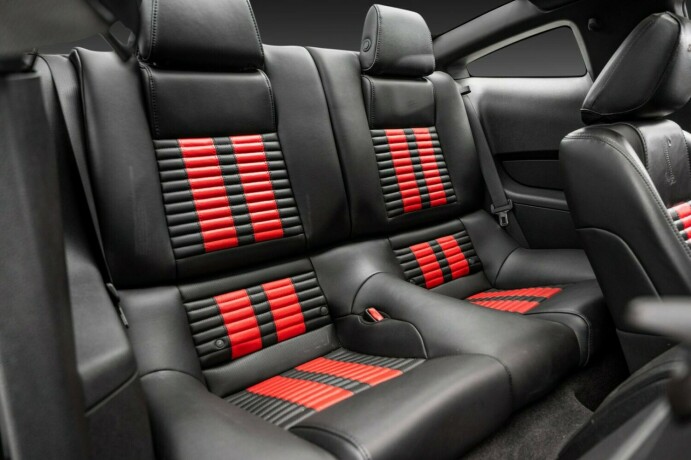 ford-mustang-bensin-2011-big-42