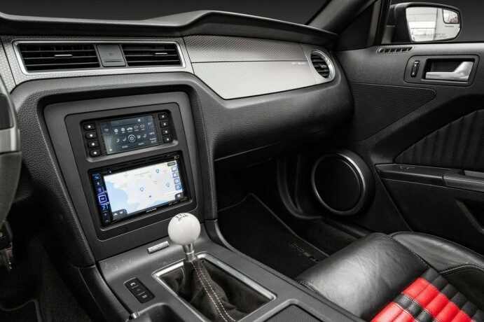 ford-mustang-bensin-2011-big-30